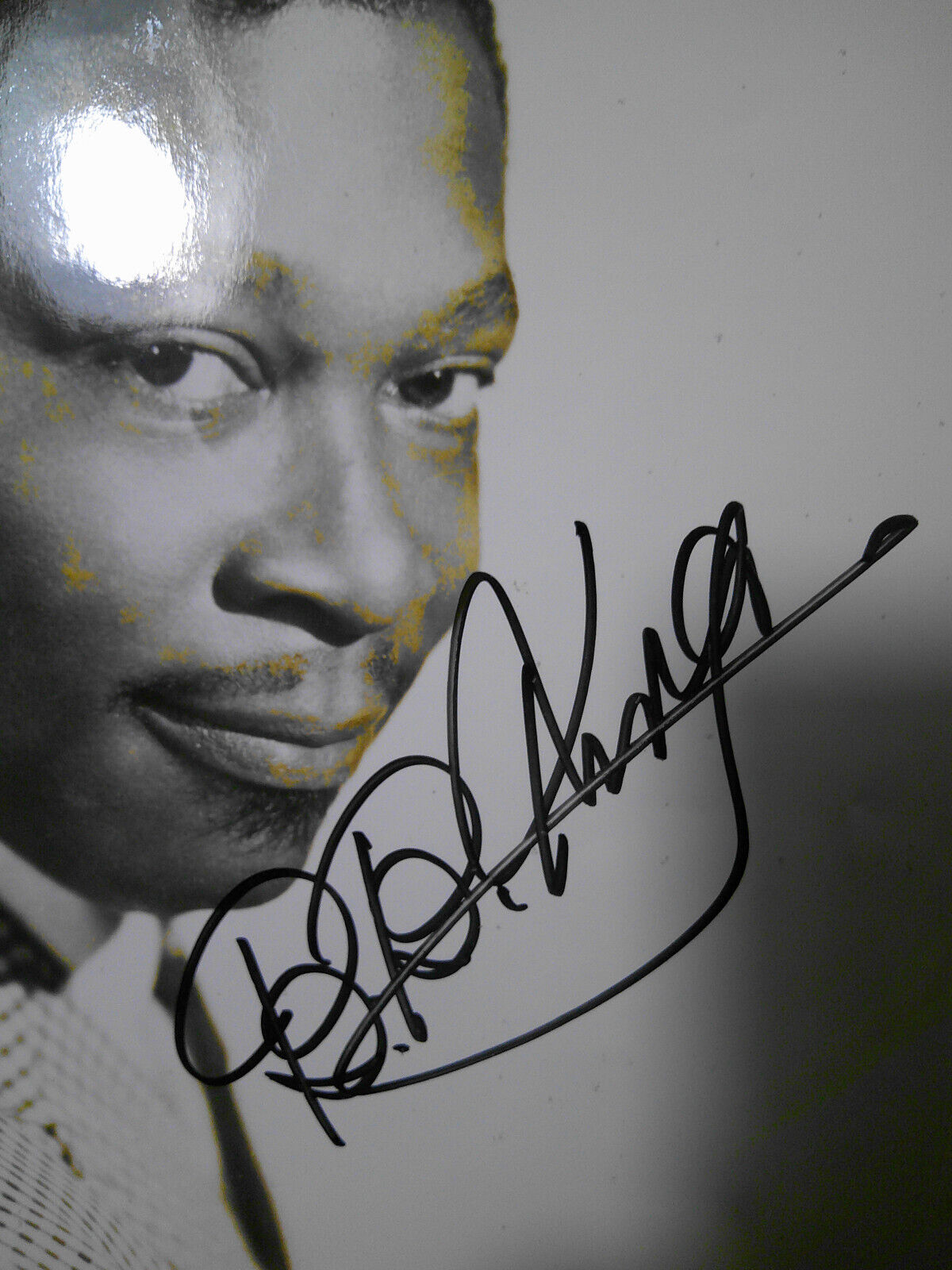 B. B. King SIGNED 8x10" Photo - Blues legend - original