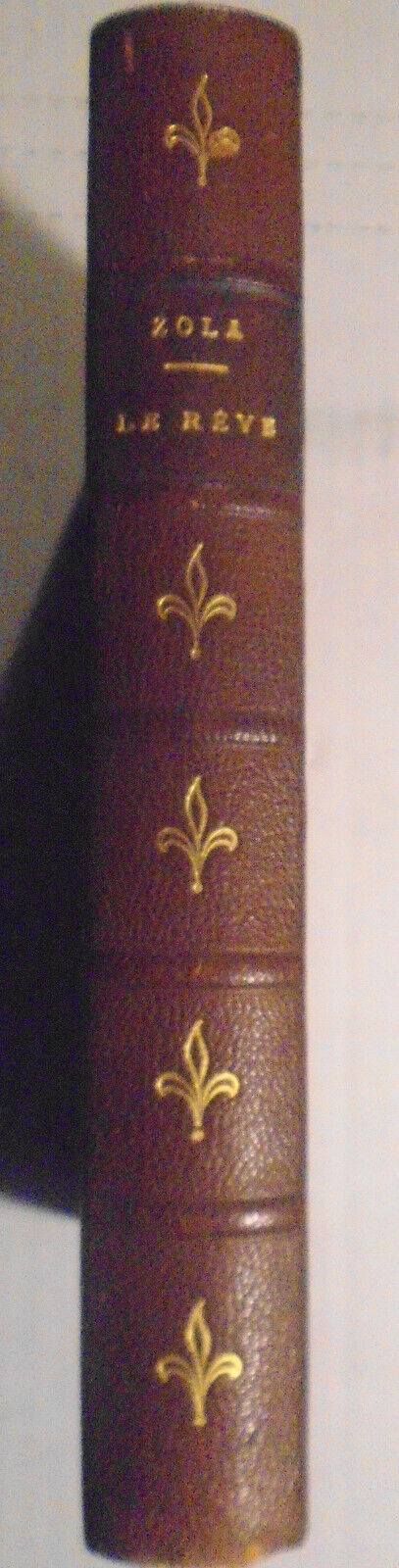 Le Reve, par Emile Zola, 1929. Charpentier, Paris.