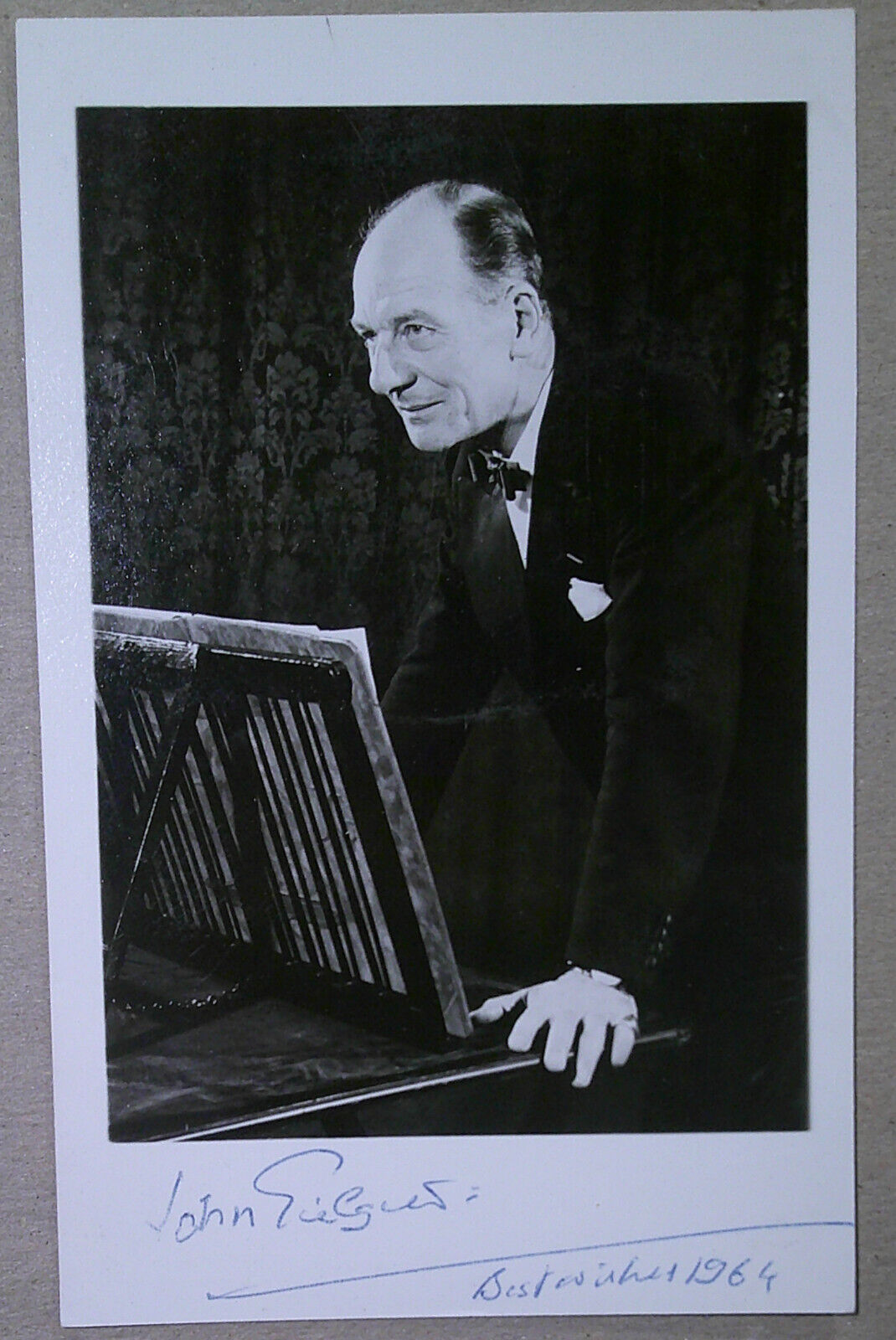 Sir John Gielgud SIGNED Photo, 1964 - original