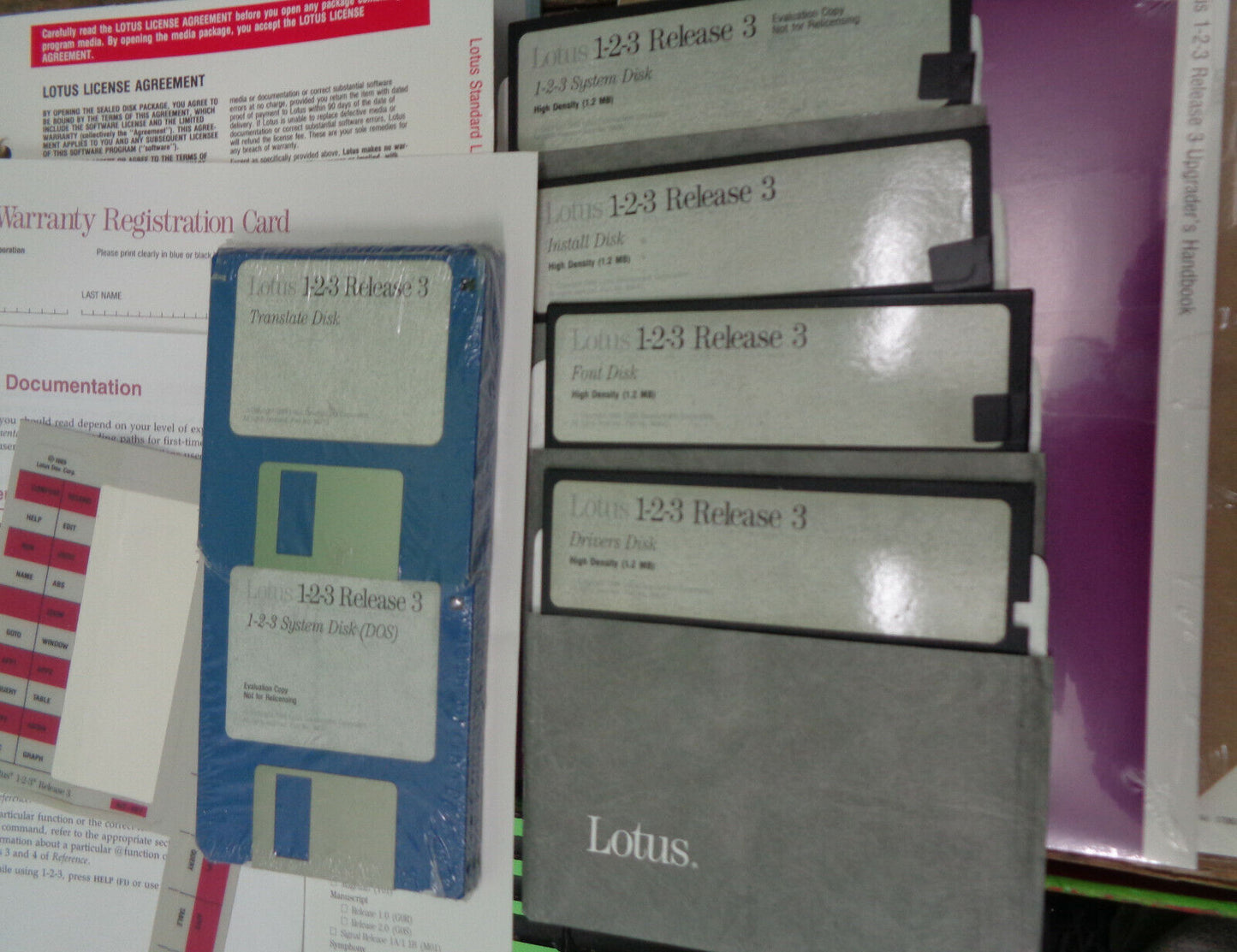 Lotus 1-2-3 Release 3 - 1989 3 1/2 & 5 1/4" - sealed disks, manuals