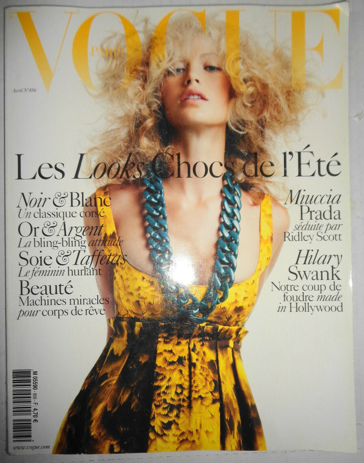 Vogue Paris April 2005 - #856 - Carolyn Murphy on cover