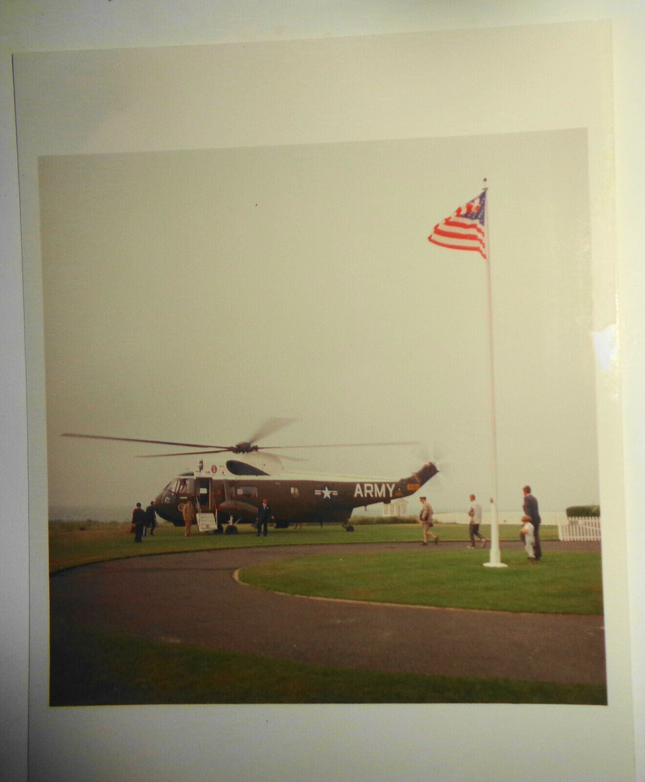 1962 President John Kennedy Original Photo : Hyannis Port. Caroline sees him off