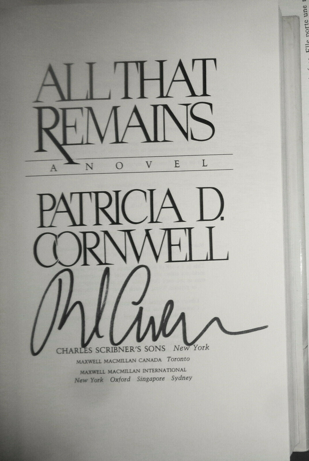 Patricia Cornwell - All That Remains - Signed First Edition. 1992. Fine/Fine