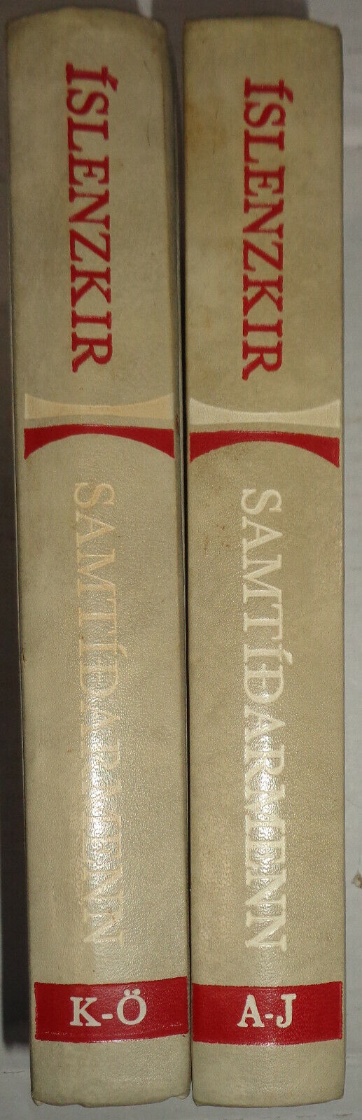 Íslenzkir samtídarmenn [af] Jón Gudnason [og] Pétur Haraldsson. 2 Vol. 1965-67