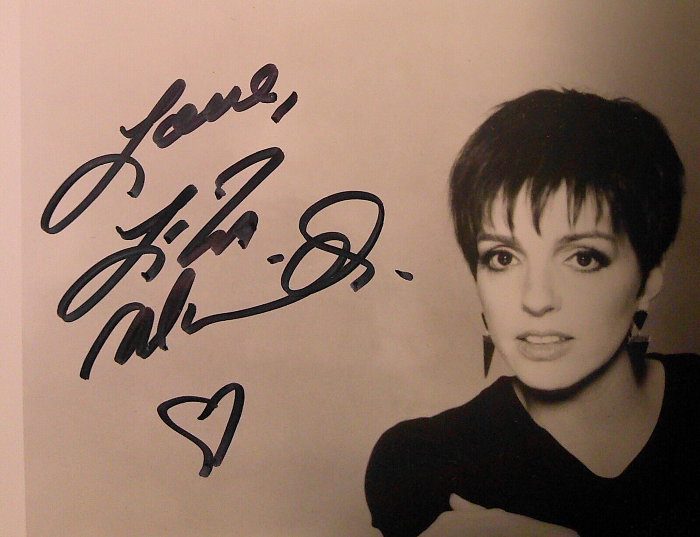 Liza Minnelli SIGNED 8X10 Photo - original