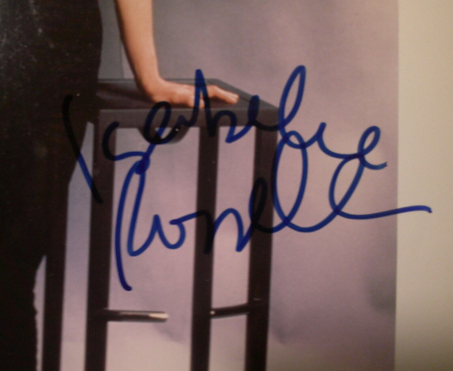 Isabella Rossellini SIGNED 8x10 Photo - original