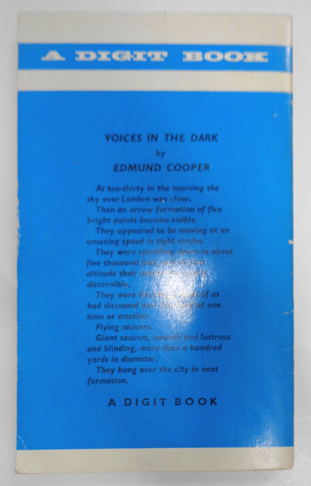 Edmund Cooper : Tomorrrow's Gift, Voices in the Dark, News from Elsewhere