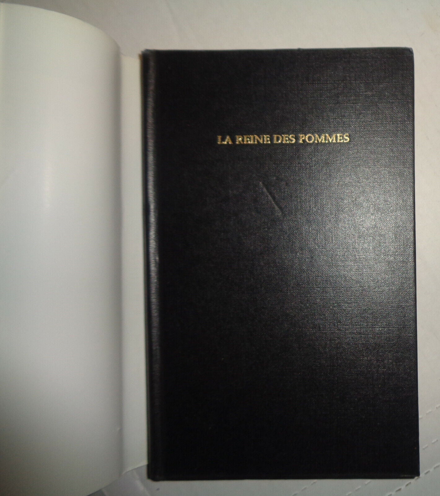 La reine des pommes, by Chester B Himes. 1995. Hardcover/DJ