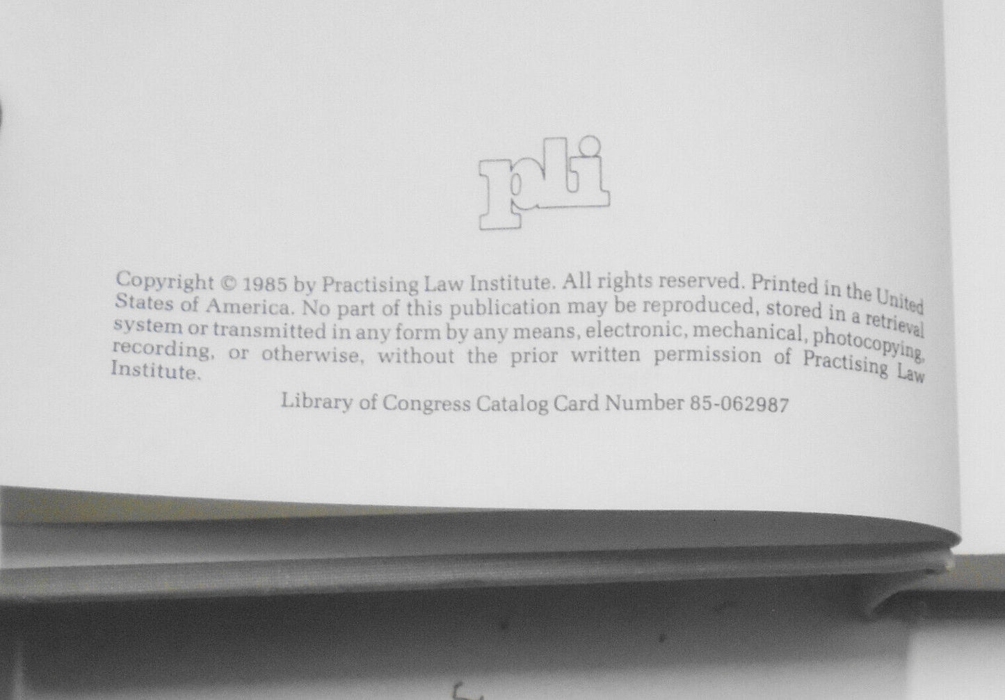 [Law] Immigration primer, by Austin T. Fragomen, Steven C. Bell. 1985 Hardcover