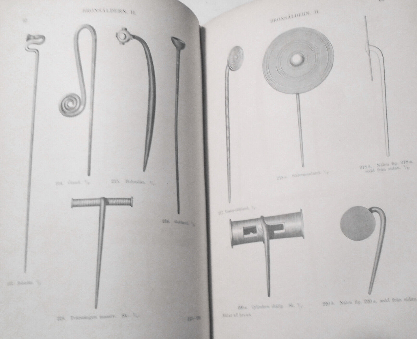 1873 Antiquites suedoises arrangees et decrites par Oscar Montelius. 1st edition