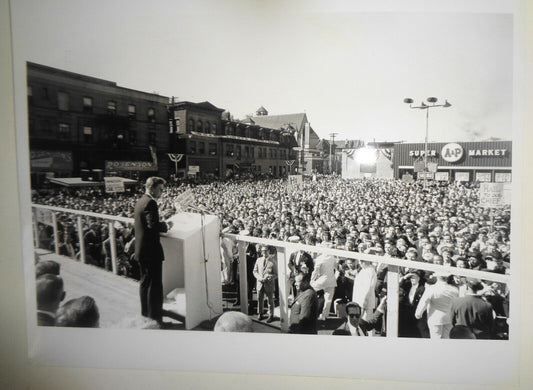 1962 President Kennedy Photo: Monessen PA: Crowd larger than village population