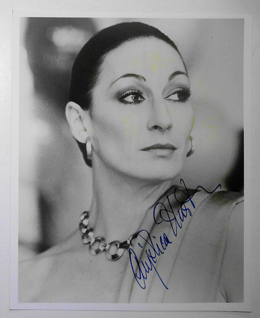 Anjelica Huston [Addams Family] Original SIGNED 8X10 photo
