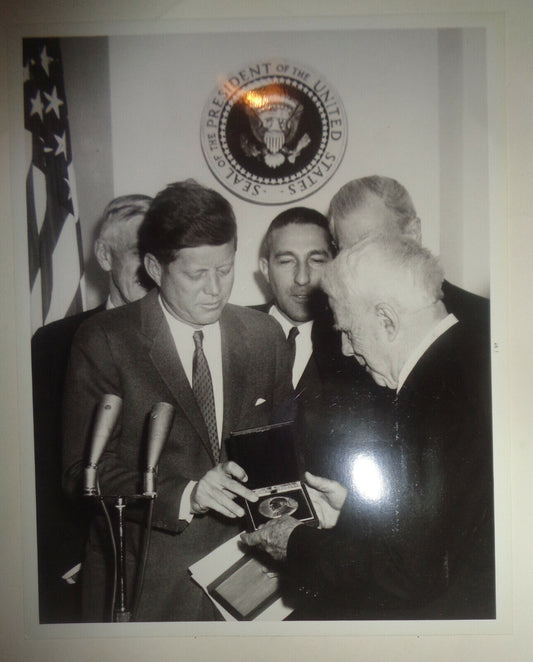 1962 President Kennedy Original Photo : Honoring Robert Frost his Inaugural Poet