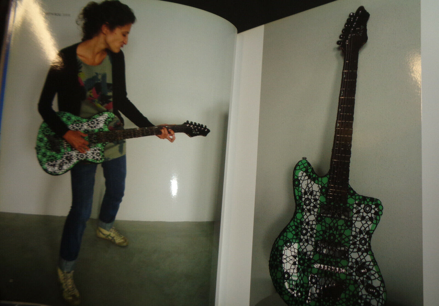 Joana Vasconcelos -  [essay by Paulo Cunha e Silva]  [Editoria Bial], [2009] HC