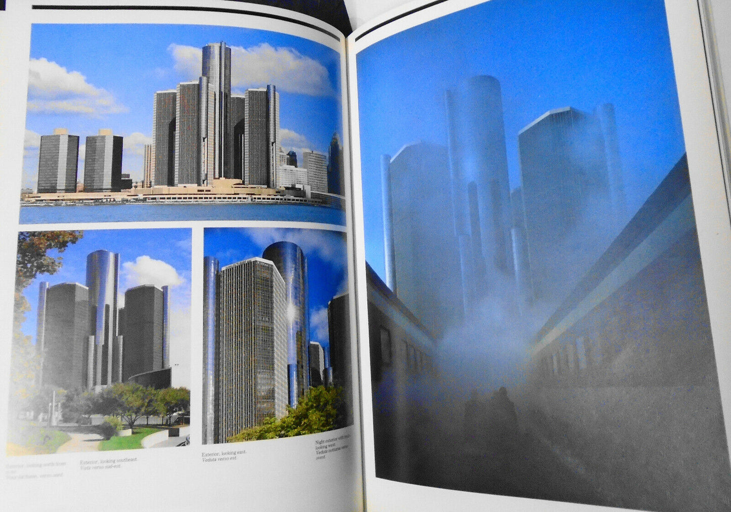 John Portman, by Paolo Riani; Paul Goldberger; John Portman. 1990 Softcover.