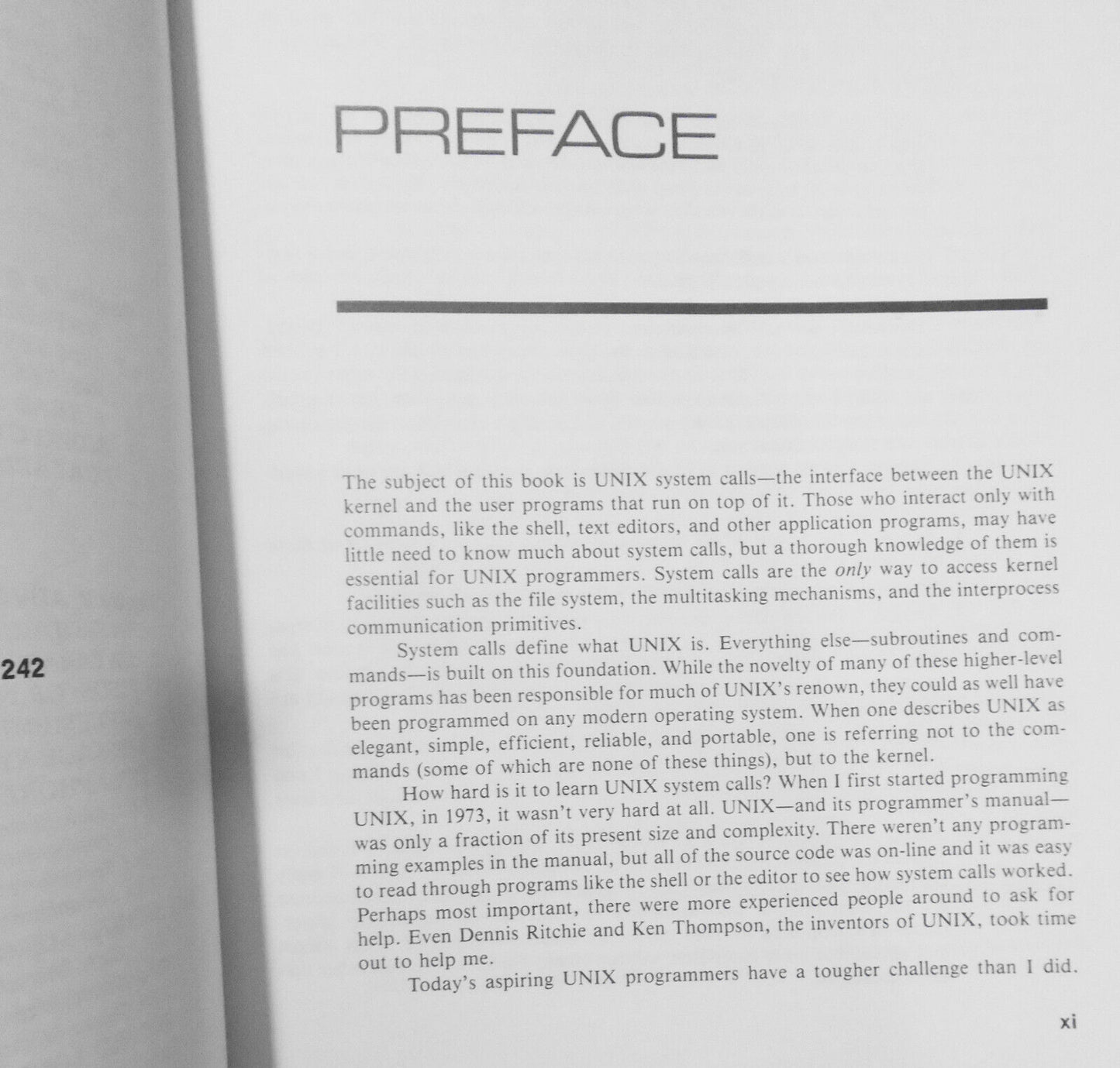 Advanced UNIX Programming, by Marc J. Rochkind. 1985 softcover