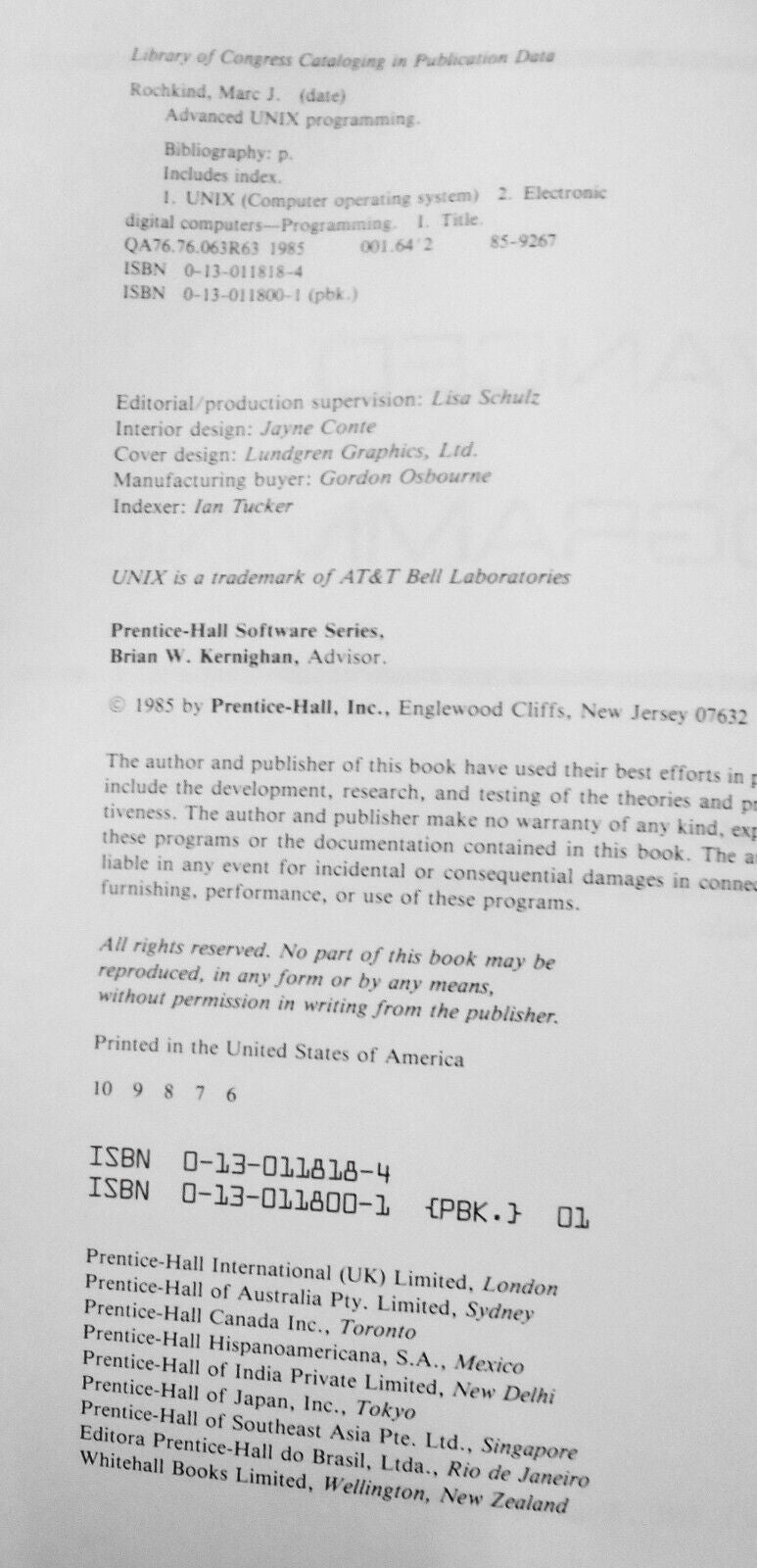 Advanced UNIX Programming, by Marc J. Rochkind. 1985 softcover