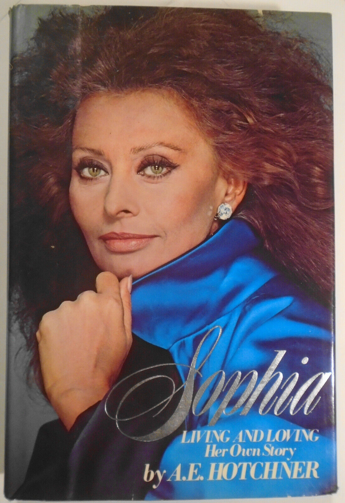 Sophia, living and loving: her own story. SIGNED by Sophia Loren. Hardcover 1979