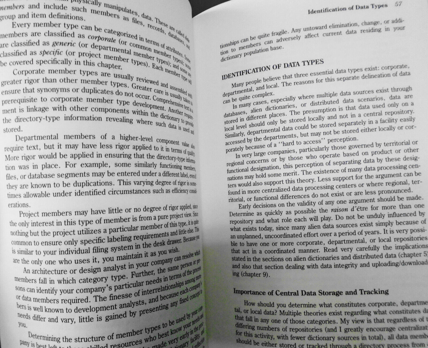 Data Dictionaries for Database Administrators by Robin J. Vinden. 1990 1st ed pb