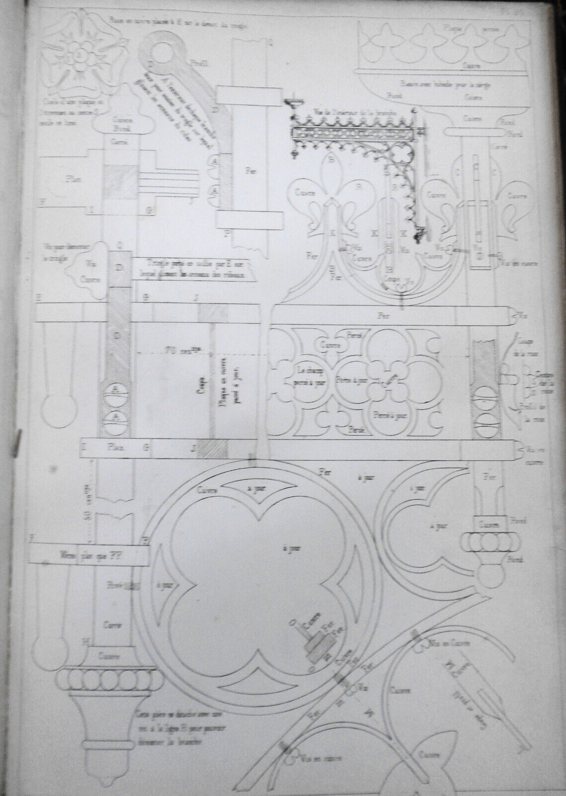 1852 Orfèvrerie et ouvrages en métal du moyen-age, by T. H. King First edition