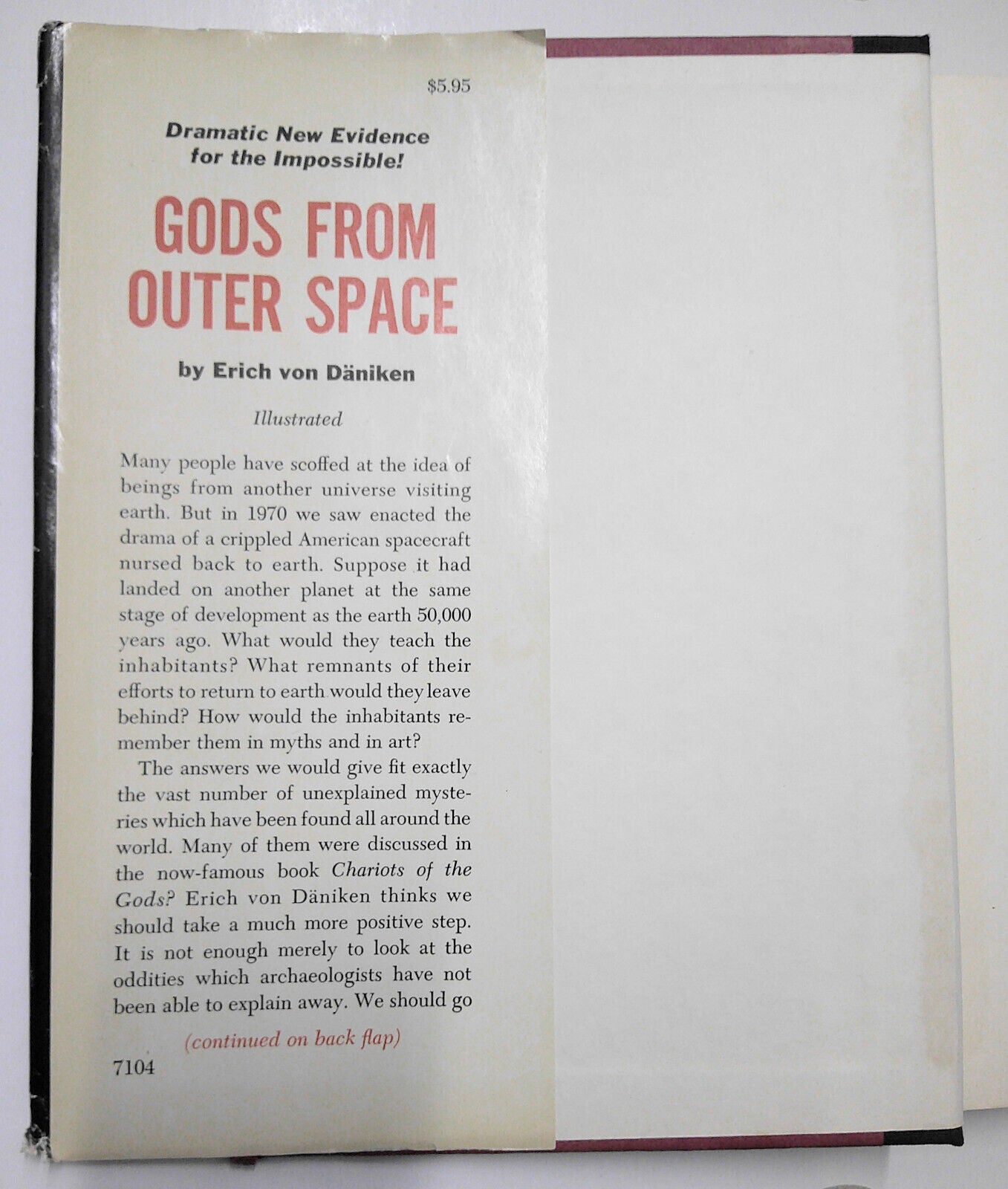 Gods From Outer Space, by Erich von Daniken. First Edition, 1971 - Hardcover/DJ