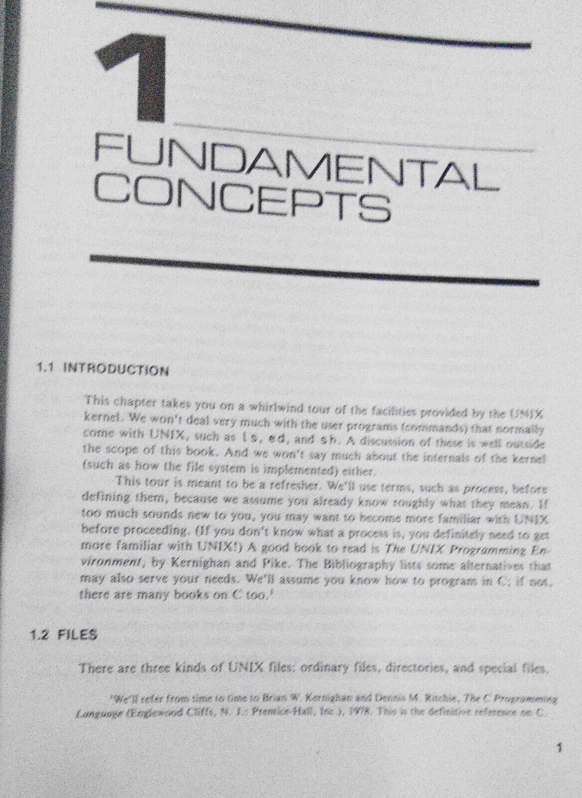 Advanced UNIX Programming, by Marc J. Rochkind. 1985 softcover