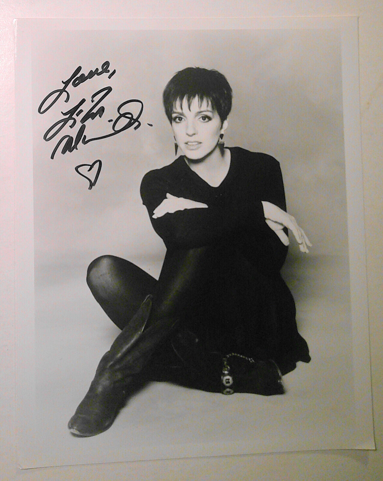 Liza Minnelli SIGNED 8X10 Photo - original