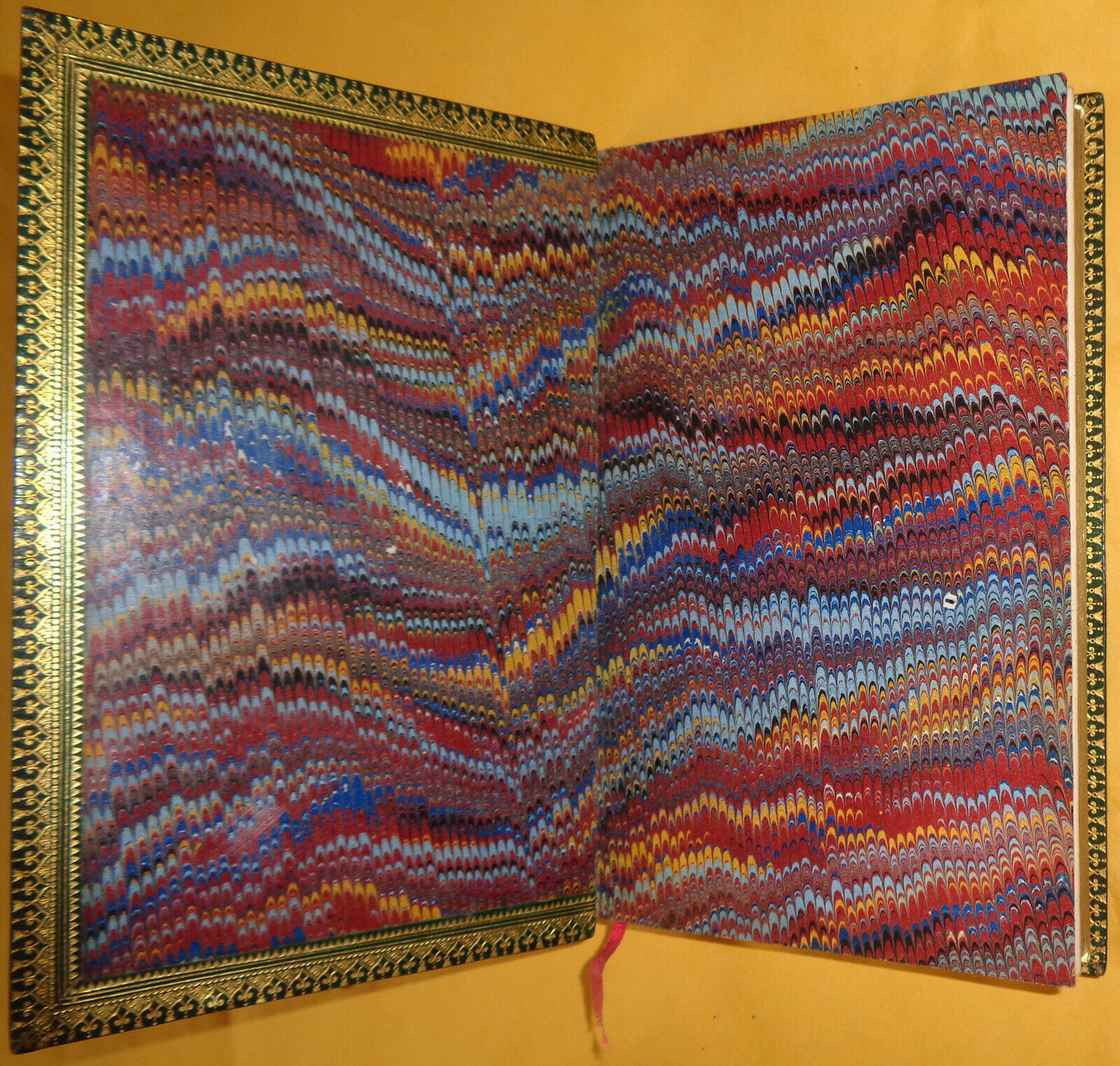 1853 - Histoire de Madame Henriette d'Angleterre by Marie Madelaine de LaFayette