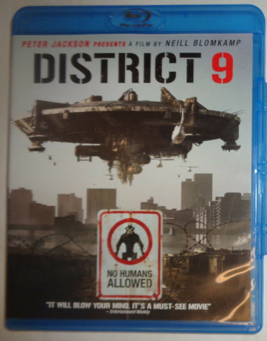 District 9 (Blu-ray Disc, 2009) - Like New