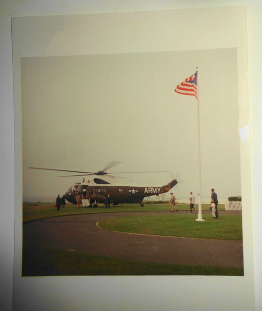 1962 President John Kennedy Original Photo : Hyannis Port. Caroline sees him off