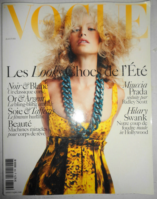 Vogue Paris April 2005 - #856 - Carolyn Murphy on cover