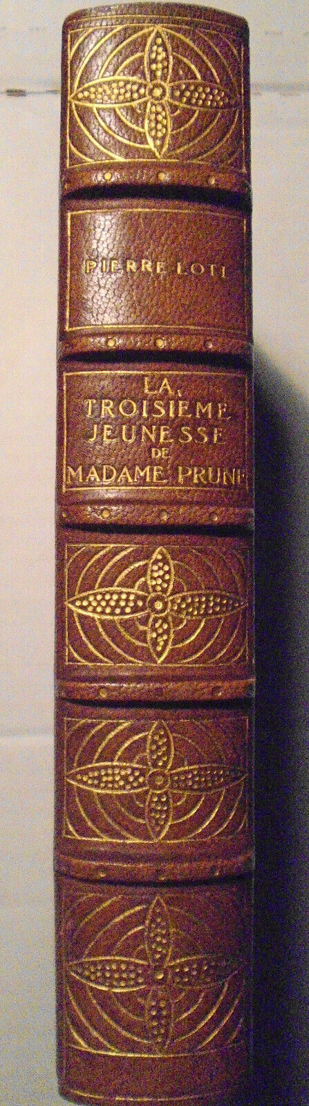 La troisieme jeunesse de Madame Prune, by Pierre Loti. [1905].